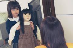 Todo lo que debe saber sobre 'Dollhouse: Muñeca Maldita', la nueva joya del terror japonés